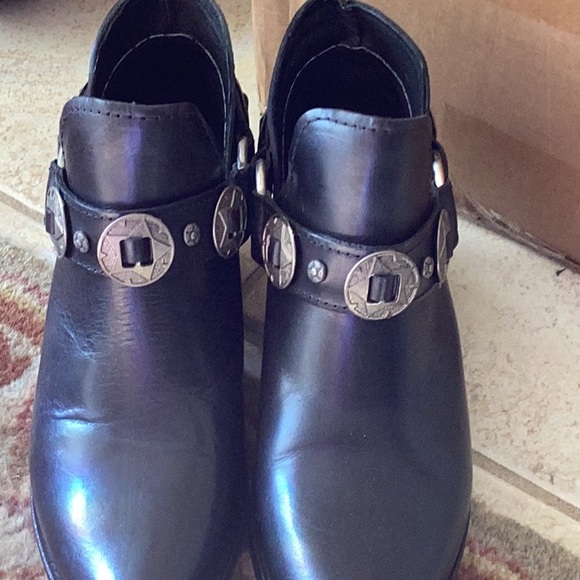 Steve Madden ankle boots, black, 7 1/2 - Picture 4 of 6